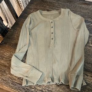 American Eagle green button down ribbed long sleeve